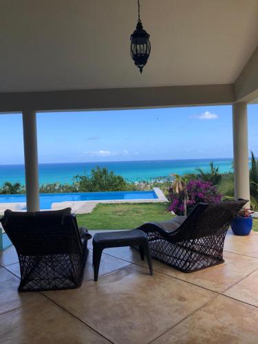 Villa with Stunning Ocean View, Infinity pool in Coson Vízpart