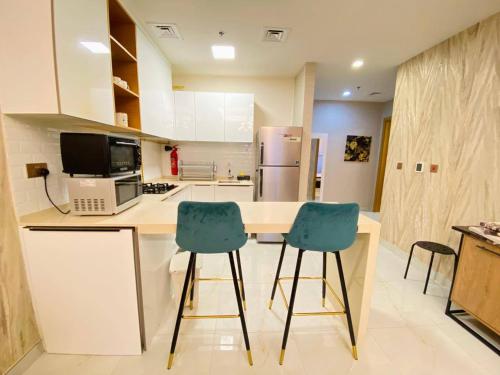 Dubai Luxury Apartments In a good place, Dubai (photo 8)