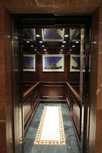 Jerusalem Gold Hotel - image 7