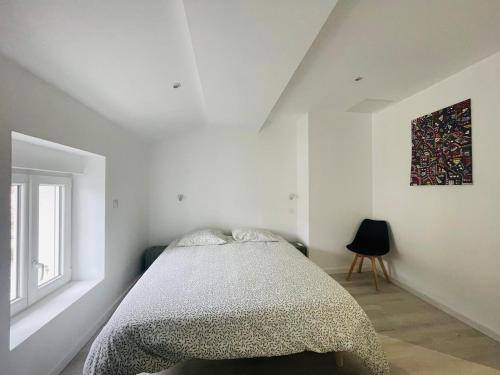 Éclat St Romain n4, duplex - moderne - WIFI - CLIM - proche Vienne (Eclat St Romain n4, duplex - moderne - WIFI - CLIM - proche Vienne) in เวียน