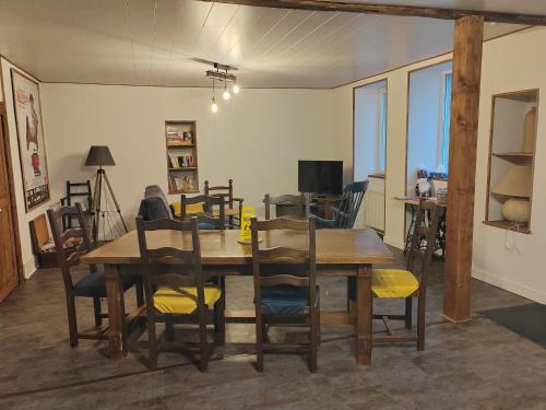 Maison avec jardin clos à Villabon - FR-1-586-55 (Maison avec jardin clos a Villabon - FR-1-586-55) in Farges-En-Septaine