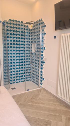 One-Bedroom Apartment image 6