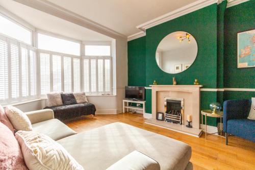 Charming Getaway - 3BR Home in the Heart of Chester gîte à louer Ramada Jarvis Chester