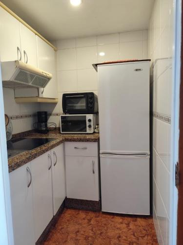 Economy One-Bedroom Apartment with Sea View image 10