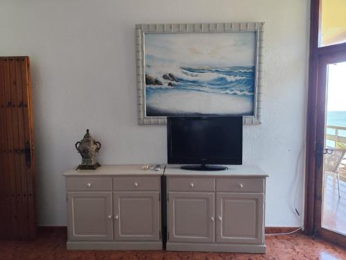 Economy One-Bedroom Apartment with Sea View image 8