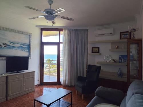 Economy One-Bedroom Apartment with Sea View image 9