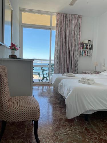 Economy One-Bedroom Apartment with Sea View image 5