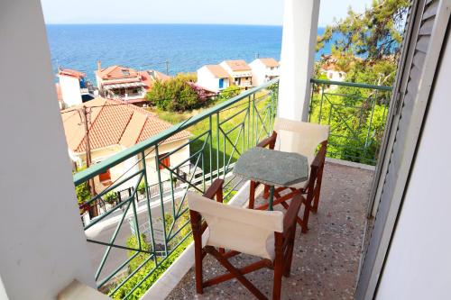 المنطقة المحيطة, Atlantis Rooms in Valeontades