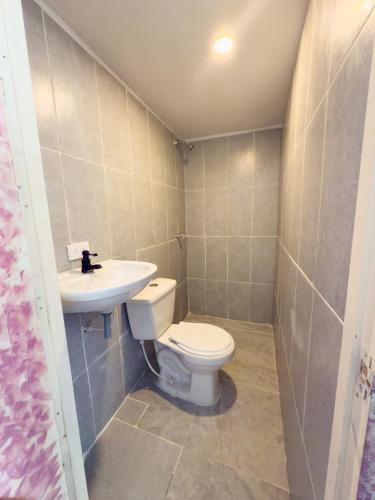 One-Bedroom Apartment image 3