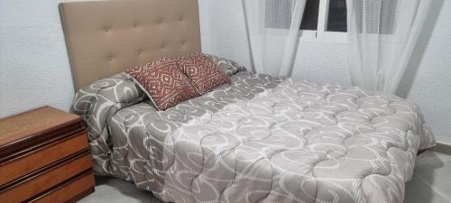 Habitación Matrimonio cerca a la Playa de Poniente 1