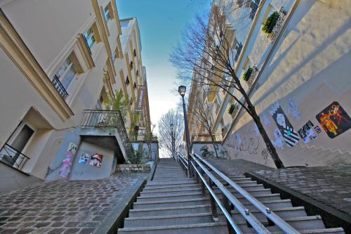 Caulaincourt Montmartre by Hiphophostels