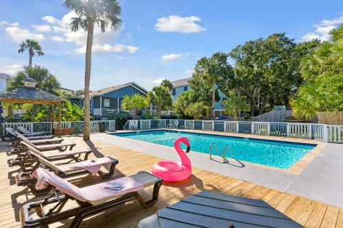 Folliday Inn - The Cobra - Room 32 – Folly Beach, SC