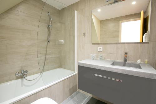 Bel Ombra Hôtel – Bandol, WY