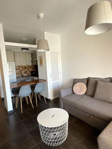 One-Bedroom Apartment image 4