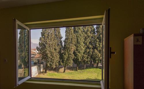 منظر, Explorer Podgorica in بودجوريكا