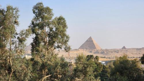 Breathtaking Pyramid View - Full Cozy & Stylish Apartment, Каир