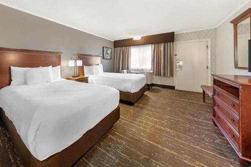 Best Western Plus Black Oak - image 3