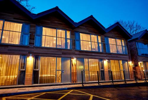 The Boathouse Inn & Riverside Rooms, Chester