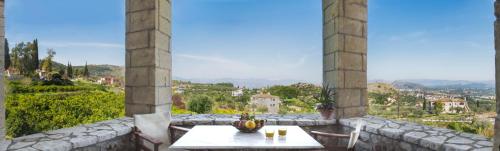 balcon/terasă, Klymeni Traditional Homes in Mountainside