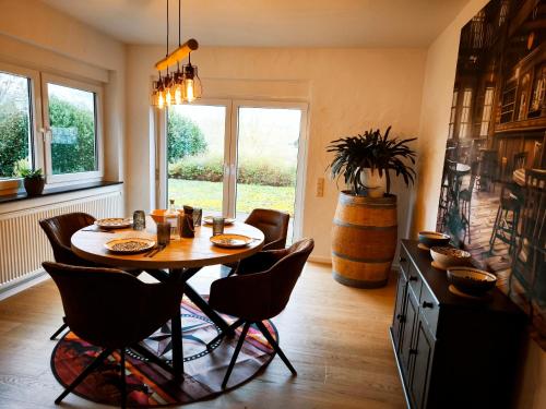 NEU - Wild Western Wohnung - 110 qm umgeben von Pferden am Fluss in Mehlbach
