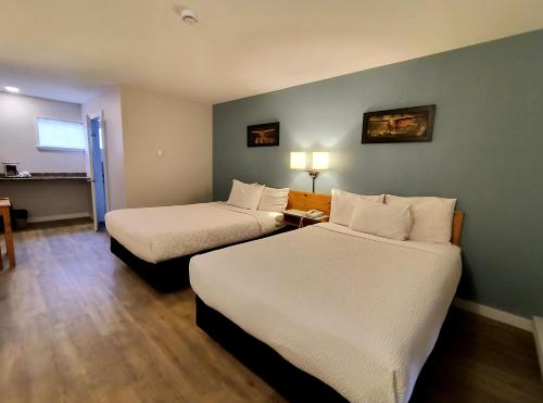 雜草汽車旅館 (Fireweed Motel) in 史密瑟斯