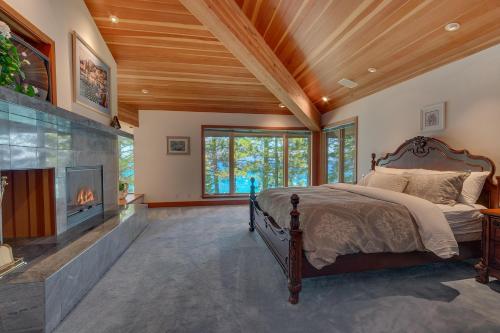 Rubicon Bay Lakefront by Tahoe Getaways - 4BR with Bonus Room, Private Pier, Buoy & Beach Access in Meeks Bay (CA)