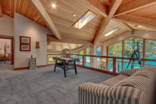 Rubicon Bay Lakefront by Tahoe Getaways - 4BR with Bonus Room, Private Pier, Buoy & Beach Access in Meeks Bay (CA)