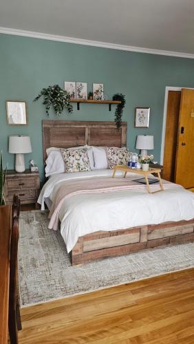 Queen Room