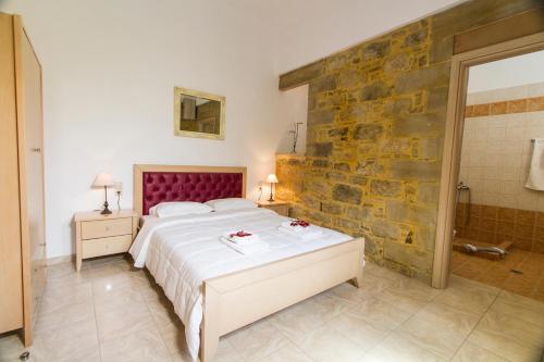 Agarathos Traditional Rooms with Pool Agarathos Traditional Rooms with Pool