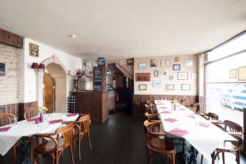 Pub/Lounge, Town House Rooms in Hastings