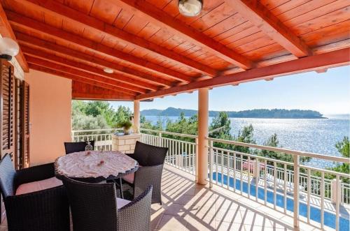 Four-Bedroom Holiday Home