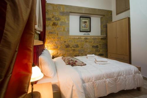 Agarathos Traditional Rooms with Pool Agarathos Traditional Rooms with Pool