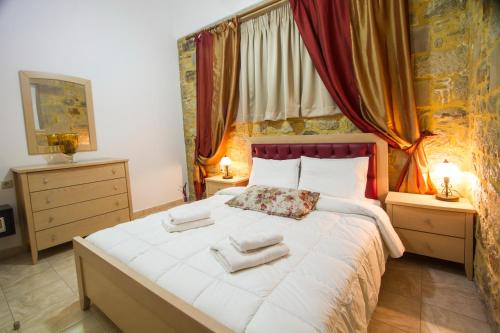 Agarathos Traditional Rooms with Pool Agarathos Traditional Rooms with Pool