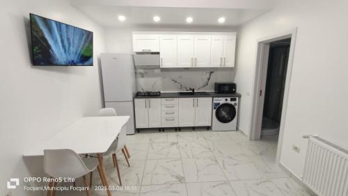 Konyha, Casa M&V in Foksány