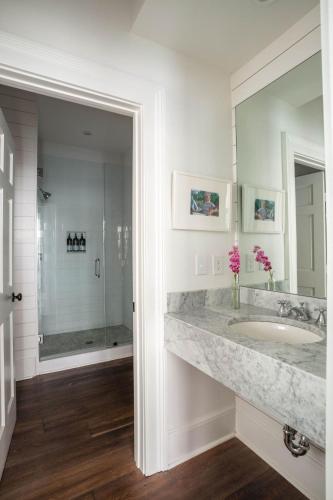 Apartment image 10