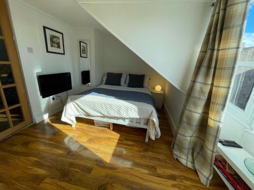 Largs Top Floor Flat in 拉格斯鎮中心