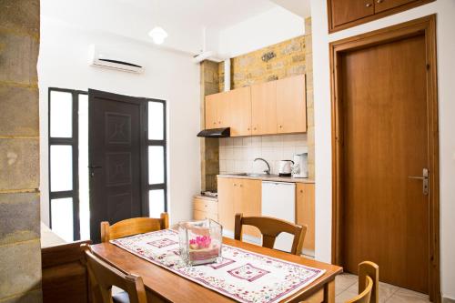 Agarathos Traditional Rooms with Pool Agarathos Traditional Rooms with Pool