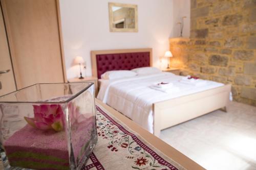 Agarathos Traditional Rooms with Pool Agarathos Traditional Rooms with Pool