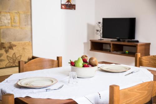 Agarathos Traditional Rooms with Pool Agarathos Traditional Rooms with Pool