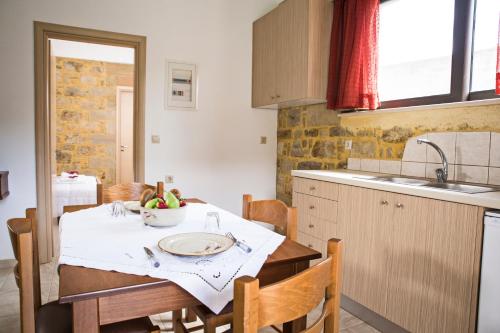 Agarathos Traditional Rooms with Pool Agarathos Traditional Rooms with Pool