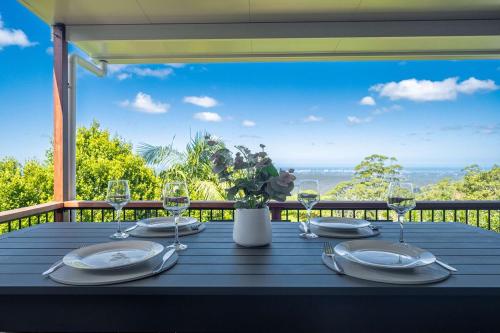Mountain Retreat Scenic Getaway with BBQ