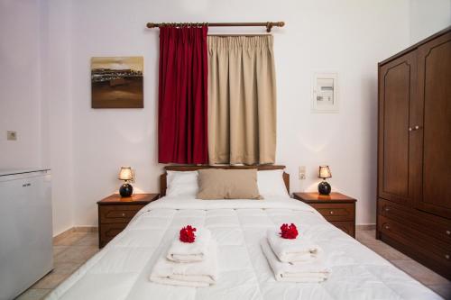 Agarathos Traditional Rooms with Pool Agarathos Traditional Rooms with Pool