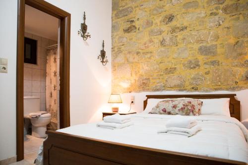 Agarathos Traditional Rooms with Pool Agarathos Traditional Rooms with Pool