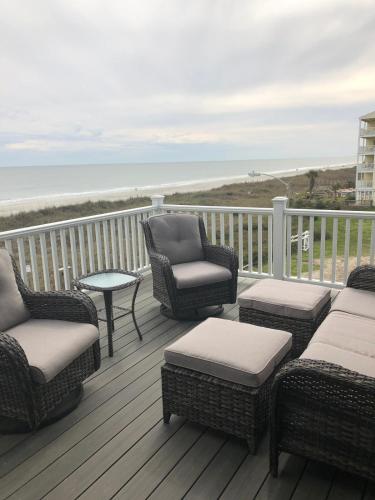 Bailey's Blue Ocean View -OceanFront detail