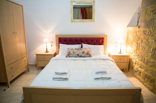 Agarathos Traditional Rooms with Pool Agarathos Traditional Rooms with Pool