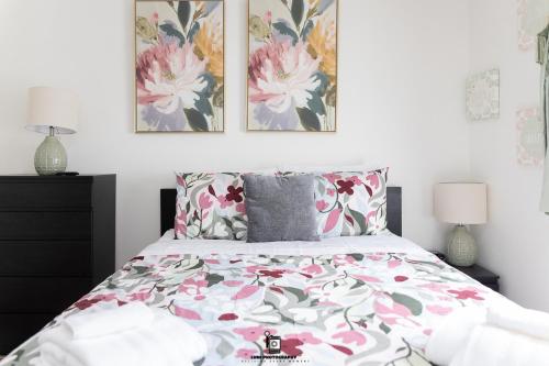 Beautifully Designed & Spacious Apartment in Newark 10mins from EWR Airport, Close to NYC and Beth Israel Hospital