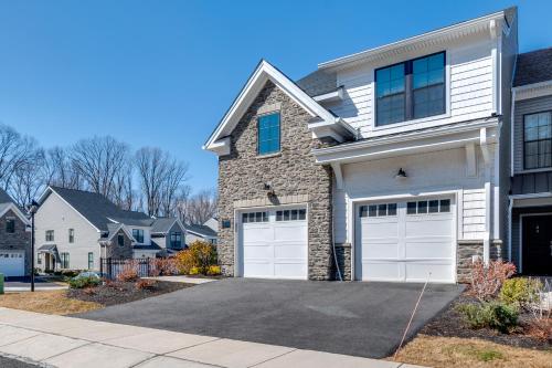 10 Mi to Morristown Stylish Home Near Trails! in Denville (NJ)