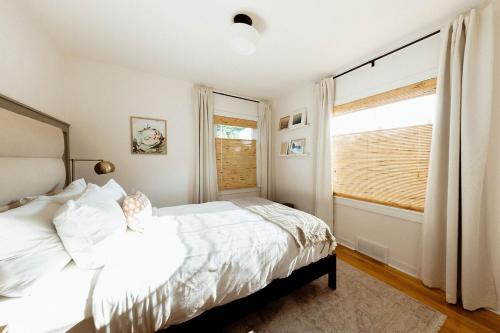 Renovated 3-BR Retreat with AC, 10 Mins to Downtown Renovated 3-BR Retreat with AC, 10 Mins to Downtown