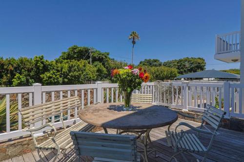Nautilus on Grotto Beach - heated pool - image 4