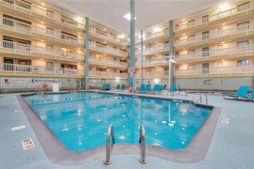 Hilton Head Resort Private Walk Shuttle to Beach - image 5